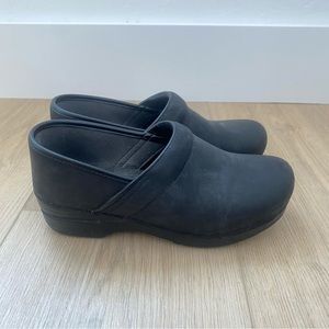 Dansko Black Oiled leather clogs size 38 / US 8